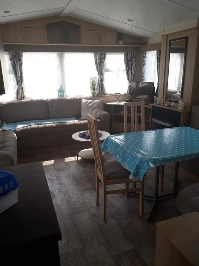 Luxe vakantiechalet met omheinde tuin Bredene 6pers  Buitenkant foto