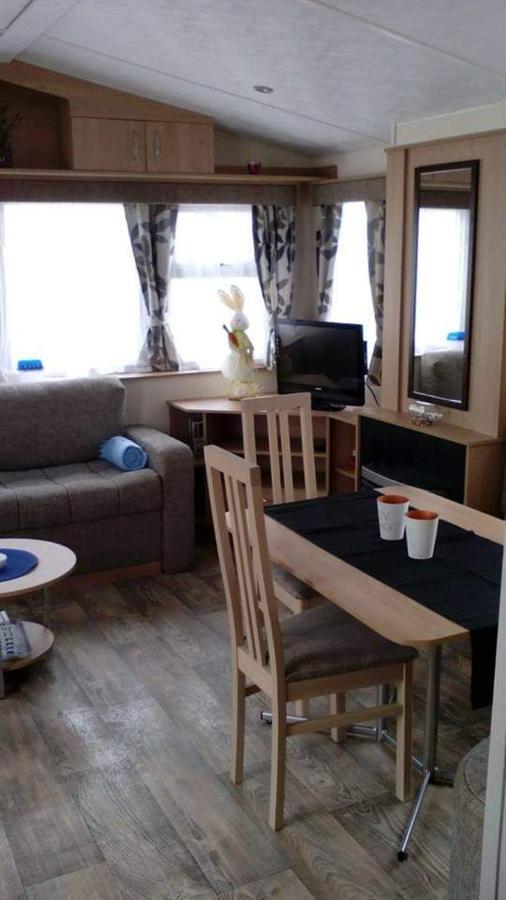Luxe vakantiechalet met omheinde tuin Bredene 6pers  Buitenkant foto