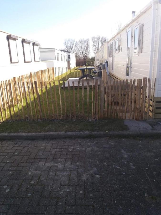 Luxe vakantiechalet met omheinde tuin Bredene 6pers  Buitenkant foto